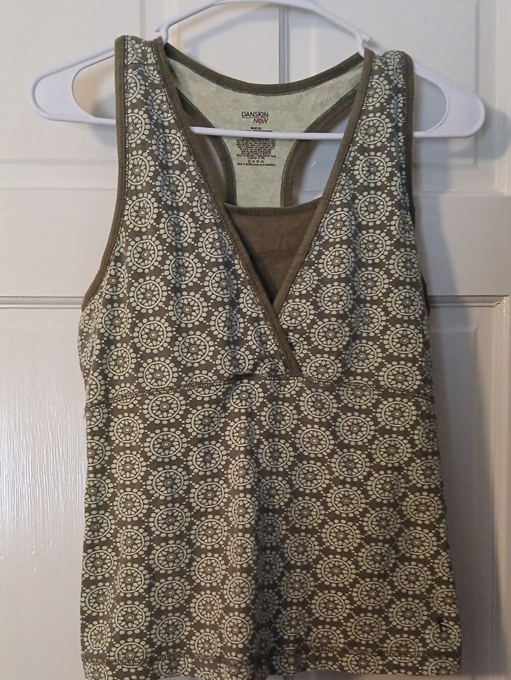 Danskin Now Olive and Cream Sleeveless Patterned V-Neck Tank